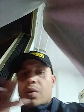 suavesito00070 online show from July 10, 12:32 am