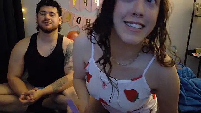 cutiecouple9396 online show from July 30, 5:39 am