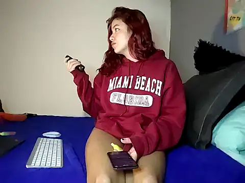 kayleemei1 online show from July 12, 4:13 am
