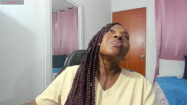 LupeAdams online show from April 7, 10:22 pm