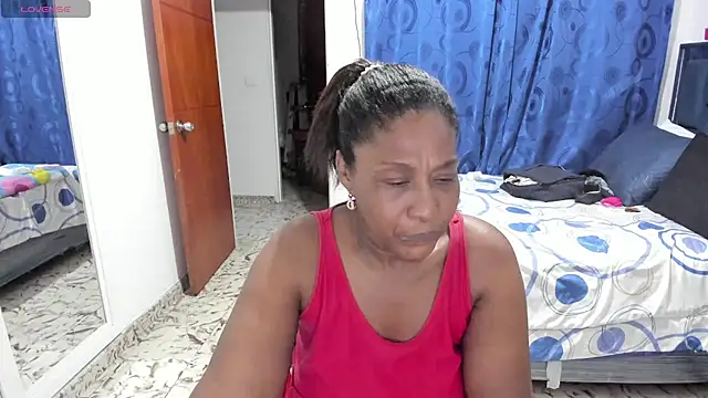 Snapshot of LupeAdams chatting on October 14, 4:24 am LupeAdams online show from October 14, 4:24 am