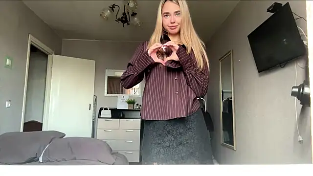 Snapshot of KamLobach chatting on July 15, 10:33 am KamLobach online show from July 15, 10:33 am