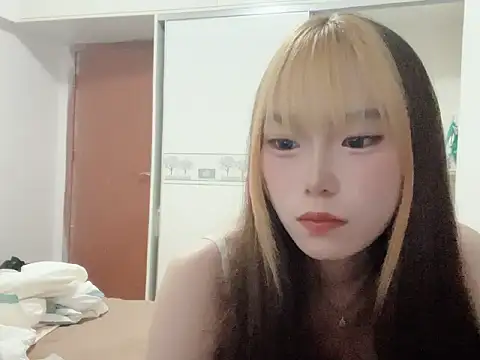 Snapshot of momo-9999 chatting on July 13, 1:10 pm momo-9999 online show from July 13, 1:10 pm