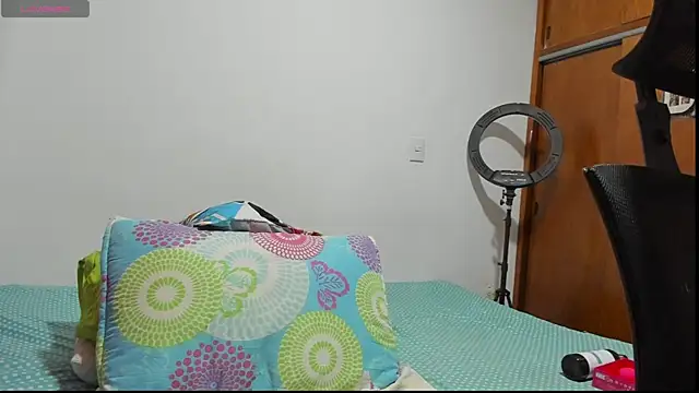 Snapshot of Axel_hornyy chatting on July 19, 6:22 am Axel hornyy online show from July 19, 6:22 am