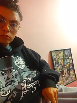 Snapshot of Tian_Valenzia chatting on July 11, 9:37 pm Tian Valenzia online show from July 11, 9:37 pm