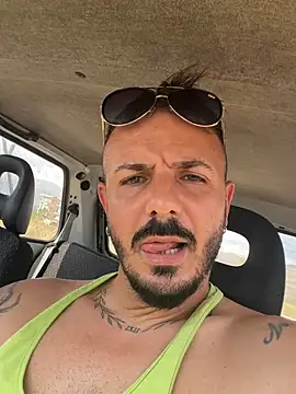 Snapshot of AlexCammarr chatting on July 11, 2:28 pm AlexCammarr online show from July 11, 2:28 pm