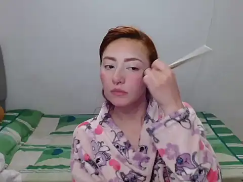 Snapshot of iris__ares_ chatting on July 23, 5:05 am iris ares online show from July 23, 5:05 am