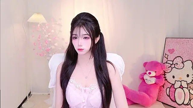 Snapshot of susumillie_ chatting on July 12, 8:04 am susumillie online show from July 12, 8:04 am