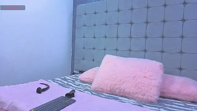 Karol-Messy  online show from July 16, 4:59 pm