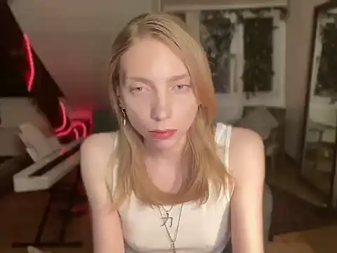 Snapshot of Anna_darko chatting on July 13, 9:58 pm Anna darko online show from July 13, 9:58 pm