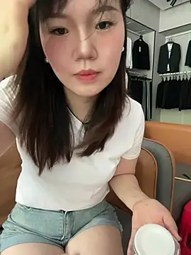 qiqi286 online show from July 13, 1:16 am