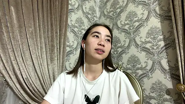Snapshot of cocoSharms chatting on July 19, 3:09 pm cocoSharms online show from July 19, 3:09 pm