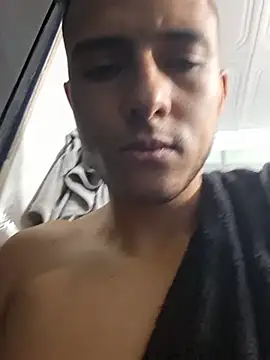 Snapshot of andycalis_97 chatting on July 18, 4:15 pm andycalis 97 online show from July 18, 4:15 pm