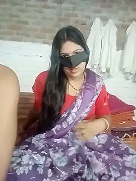 Snapshot of Indiansexycouple1 chatting on July 15, 5:25 am Indiansexycouple1 online show from July 15, 5:25 am