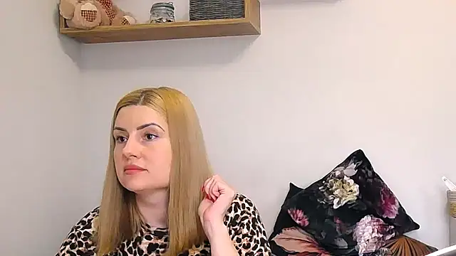 alisenties online show from April 8, 3:46 pm