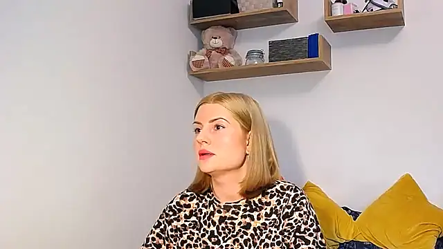 Snapshot of alisenties chatting on September 21, 2:33 pm alisenties online show from September 21, 2:33 pm