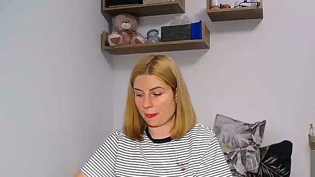 alisenties online show from December 1, 3:35 pm