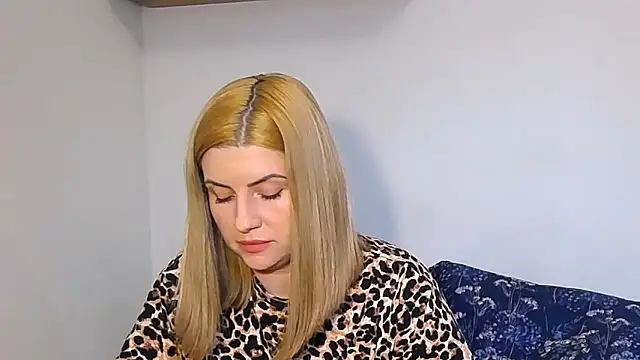 alisenties online show from March 8, 2:42 pm