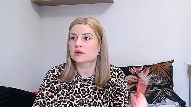 alisenties online show from April 5, 3:51 pm