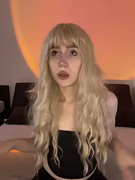 Snapshot of Charlotte_Pretty chatting on July 15, 4:52 am Charlotte Pretty online show from July 15, 4:52 am