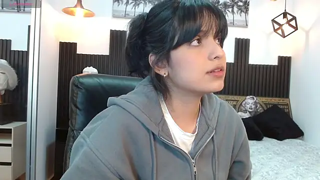 yurii petite online show from July 15, 12:01 pm