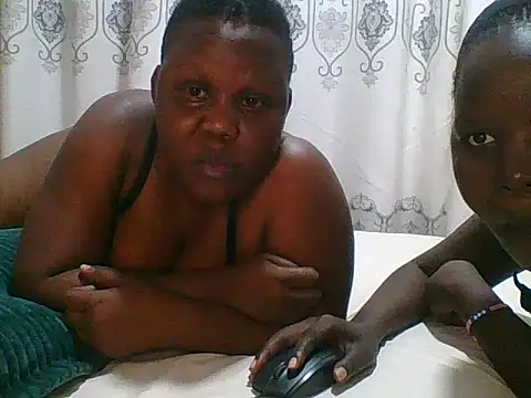 Snapshot of Sexythickletty chatting on July 13, 8:19 pm Sexythickletty online show from July 13, 8:19 pm