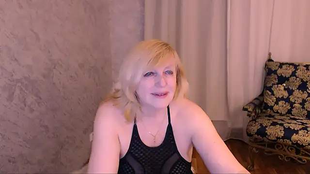 Snapshot of Samantha_Si chatting on May 5, 7:17 pm Samantha Si online show from May 5, 7:17 pm