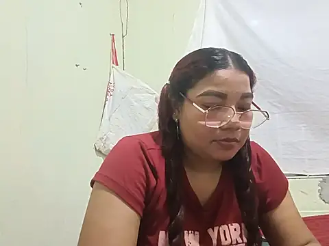 Snapshot of Stella_rouge chatting on July 16, 2:08 am Stella rouge online show from July 16, 2:08 am
