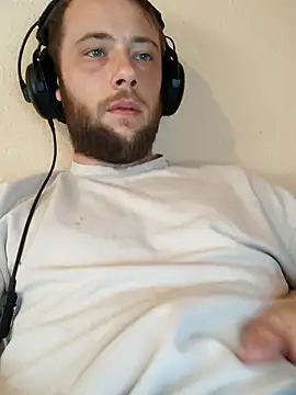 llChrisll95 online show from July 16, 9:50 am