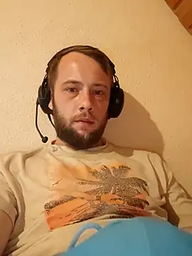 llChrisll95 online show from July 15, 8:38 pm