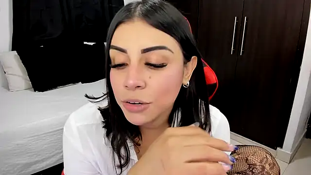 lucy007  online show from September 24, 11:21 pm