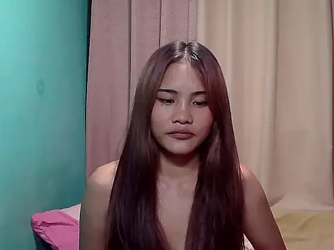 Snapshot of morenapinay_beauty chatting on July 15, 12:01 pm morenapinay beauty online show from July 15, 12:01 pm