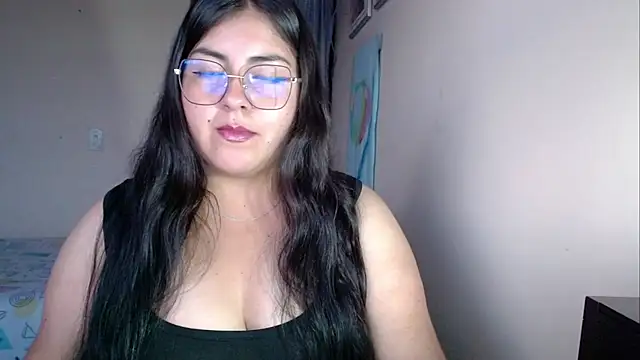Snapshot of Alejaa_33 chatting on July 14, 12:44 pm Alejaa 33 online show from July 14, 12:44 pm