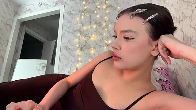 JenniferJenny  online show from July 15, 11:50 am