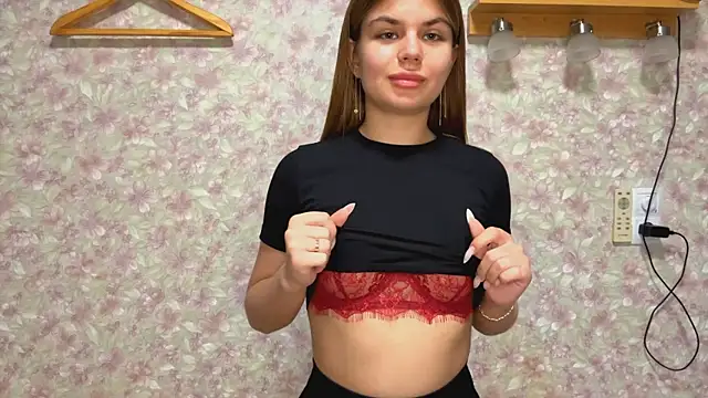 Snapshot of MillaBabe chatting on July 19, 12:24 pm MillaBabe online show from July 19, 12:24 pm