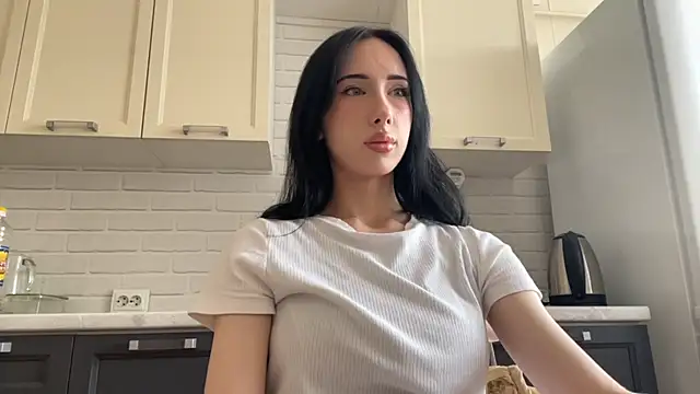 Snapshot of IsabellaQiueen chatting on July 18, 1:30 pm IsabellaQiueen online show from July 18, 1:30 pm