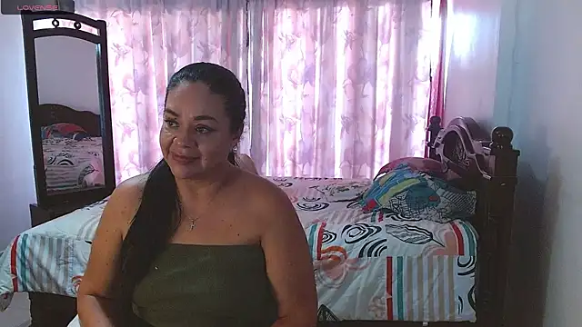 donatellarosi online show from July 21, 9:27 pm