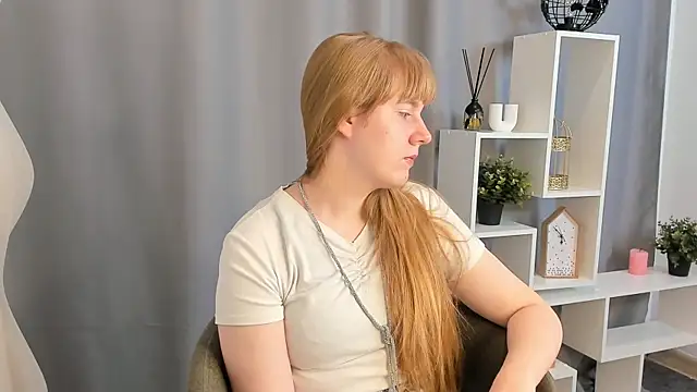Snapshot of ReikoSick chatting on July 17, 7:16 am ReikoSick online show from July 17, 7:16 am
