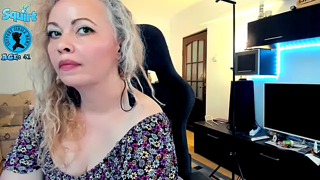 WhitneyLynn online show from September 12, 12:33 am