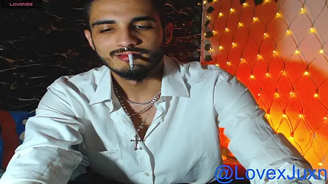 LovexJuxn77 online show from July 17, 11:24 pm