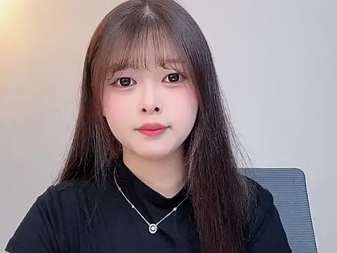 Winnie005 online show from July 17, 2:53 am
