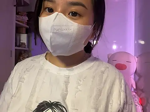 Snapshot of KhanhAnh_005 chatting on July 18, 2:58 pm KhanhAnh 005 online show from July 18, 2:58 pm