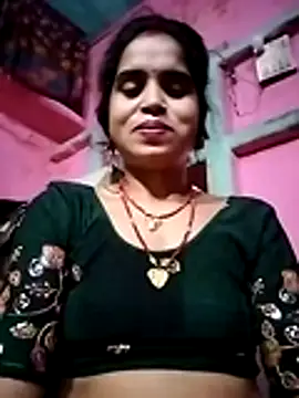 Snapshot of Simran_Love143 chatting on July 17, 3:53 pm Simran Love143 online show from July 17, 3:53 pm