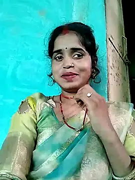 Snapshot of Simran_Love143 chatting on July 19, 5:49 am Simran Love143 online show from July 19, 5:49 am