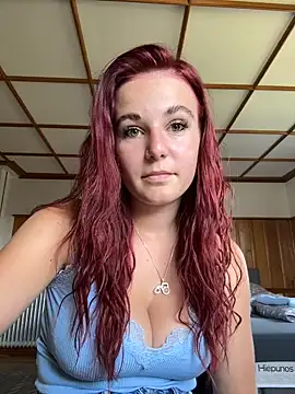 Snapshot of Nina-Sophie chatting on July 17, 2:36 pm Nina-Sophie online show from July 17, 2:36 pm
