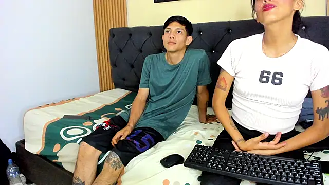 KimAndYorky online show from July 22, 7:38 pm