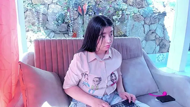 CarolineSoliz online show from July 16, 8:17 pm