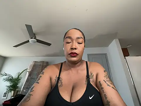 Snapshot of BiaLovelyBunny chatting on July 20, 9:39 pm BiaLovelyBunny online show from July 20, 9:39 pm