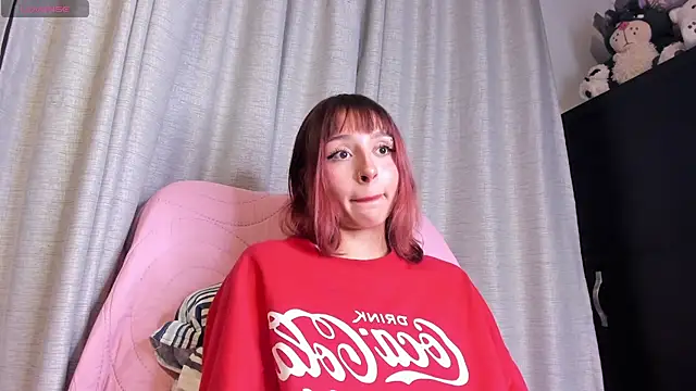 Snapshot of dafnne___ chatting on July 17, 1:36 am dafnne online show from July 17, 1:36 am