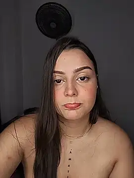 Snapshot of Emma_Rose__ chatting on July 16, 2:41 am Emma Rose online show from July 16, 2:41 am